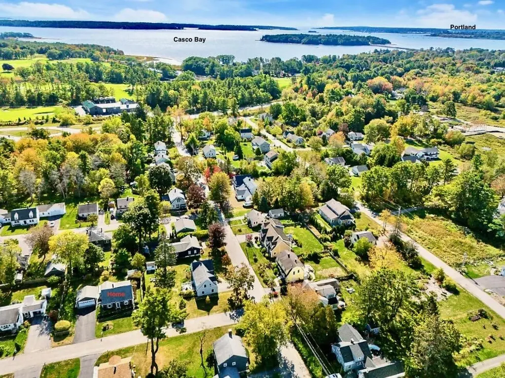 3 Chester Avenue Falmouth ME 04105