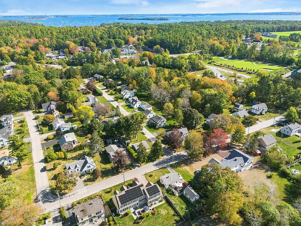 3 Chester Avenue Falmouth ME 04105