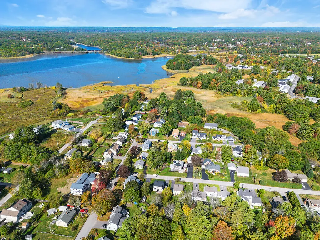 3 Chester Avenue Falmouth ME 04105