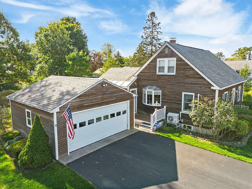 3 Chester Avenue Falmouth ME 04105
