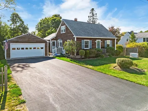 3 Chester Avenue Falmouth ME 04105
