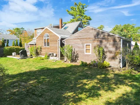 3 Chester Avenue Falmouth ME 04105