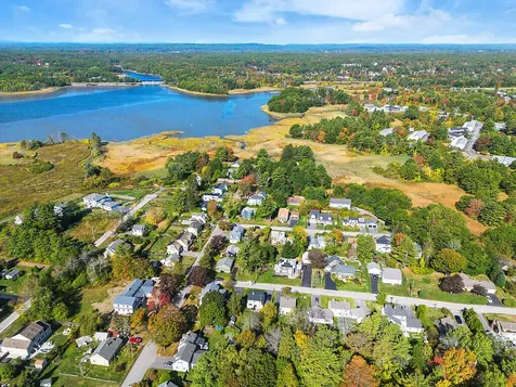 3 Chester Avenue Falmouth ME 04105
