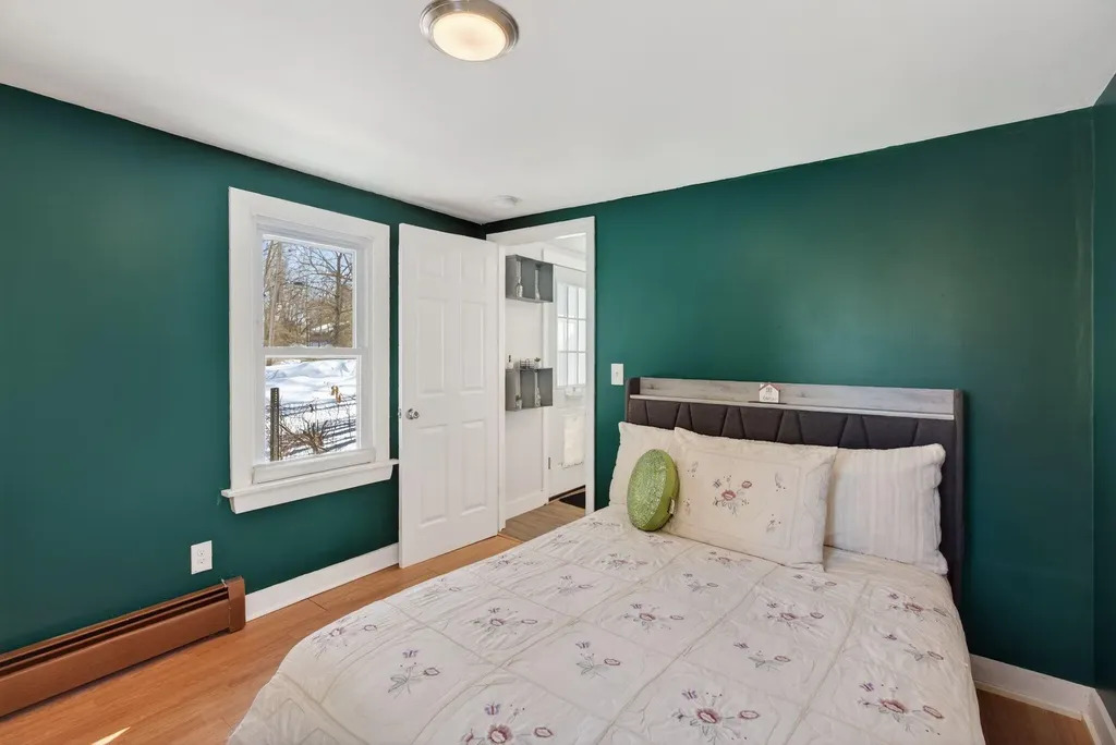 13 Highland Avenue Cumberland ME 04021