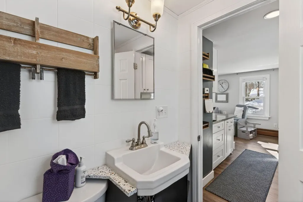 13 Highland Avenue Cumberland ME 04021