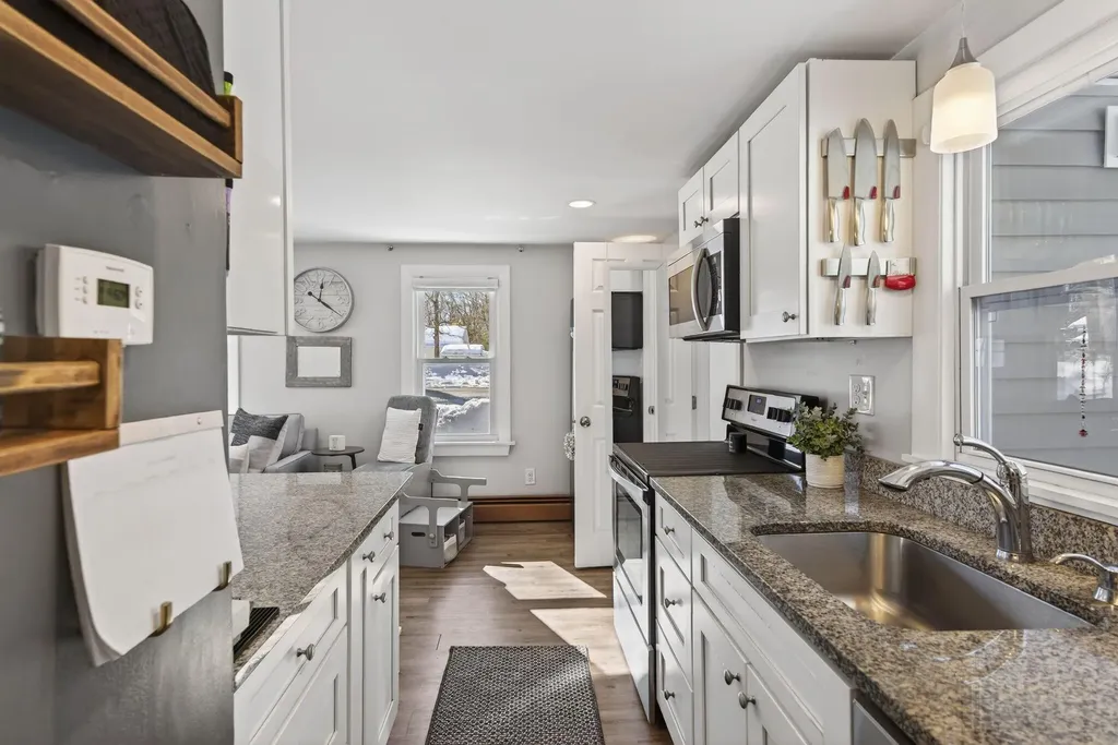 13 Highland Avenue Cumberland ME 04021