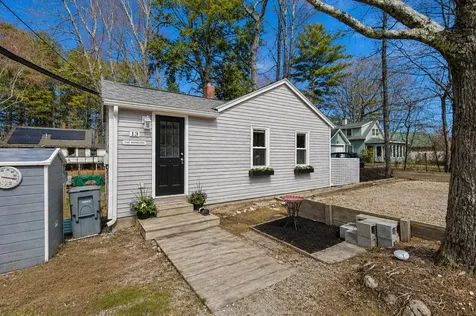 13 Highland Avenue Cumberland ME 04021
