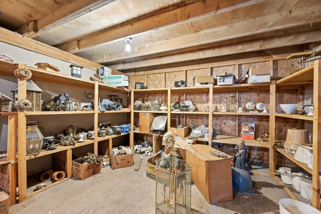 27 Hawes Bridge Road Prospect ME 04981