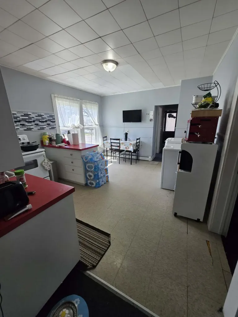239 East Avenue Lewiston ME 04240