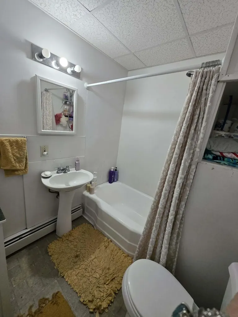 239 East Avenue Lewiston ME 04240