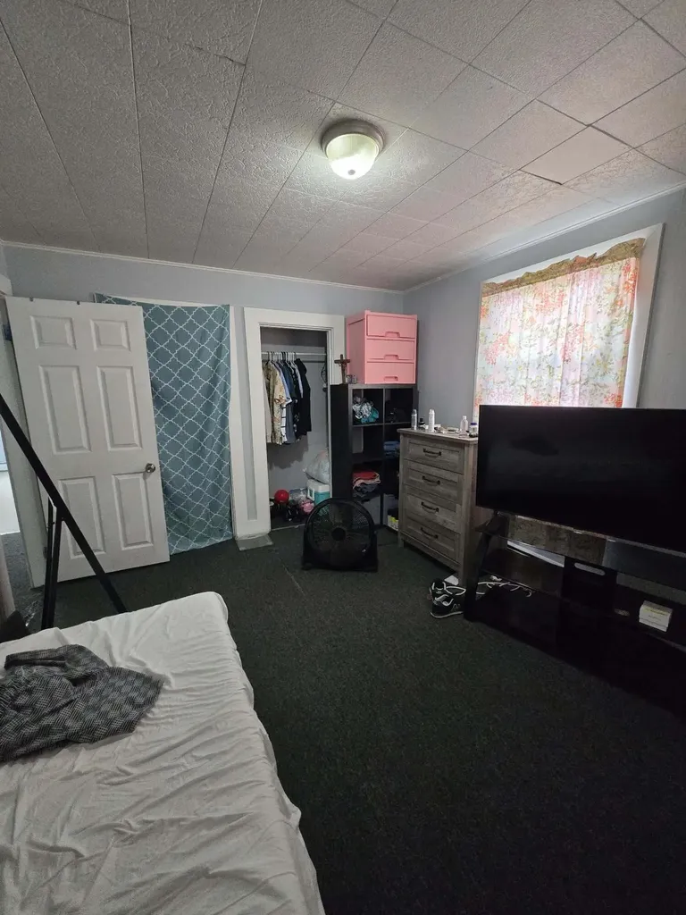 239 East Avenue Lewiston ME 04240