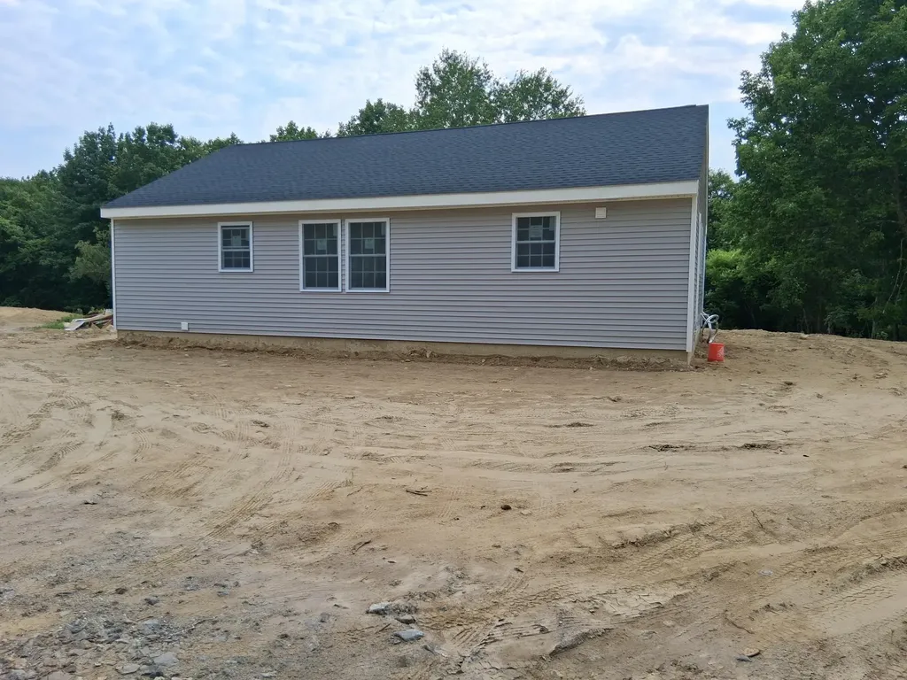 1124 Post Road Bowdoinham ME 04008