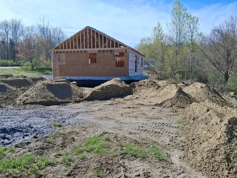 1124 Post Road Bowdoinham ME 04008