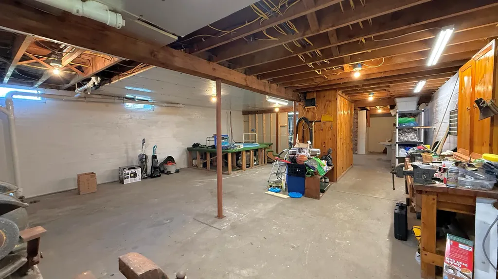 253 County Road Lubec ME 04652