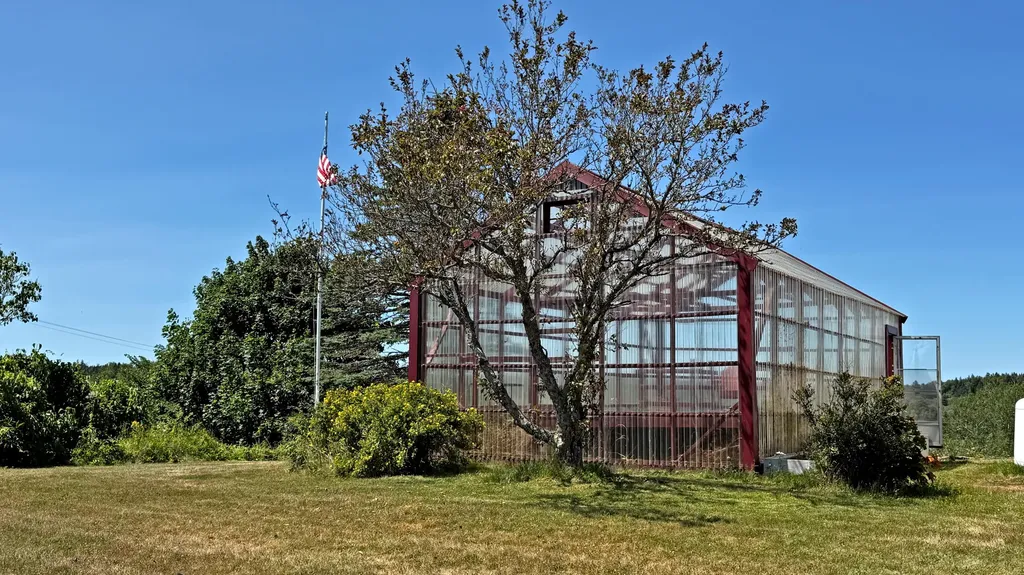 253 County Road Lubec ME 04652