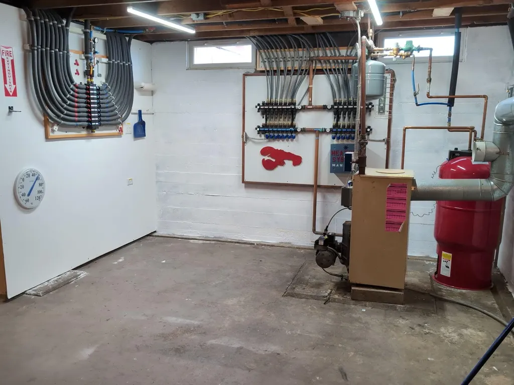 253 County Road Lubec ME 04652