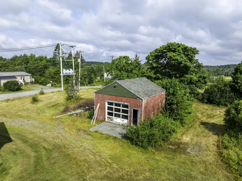 253 County Road Lubec ME 04652