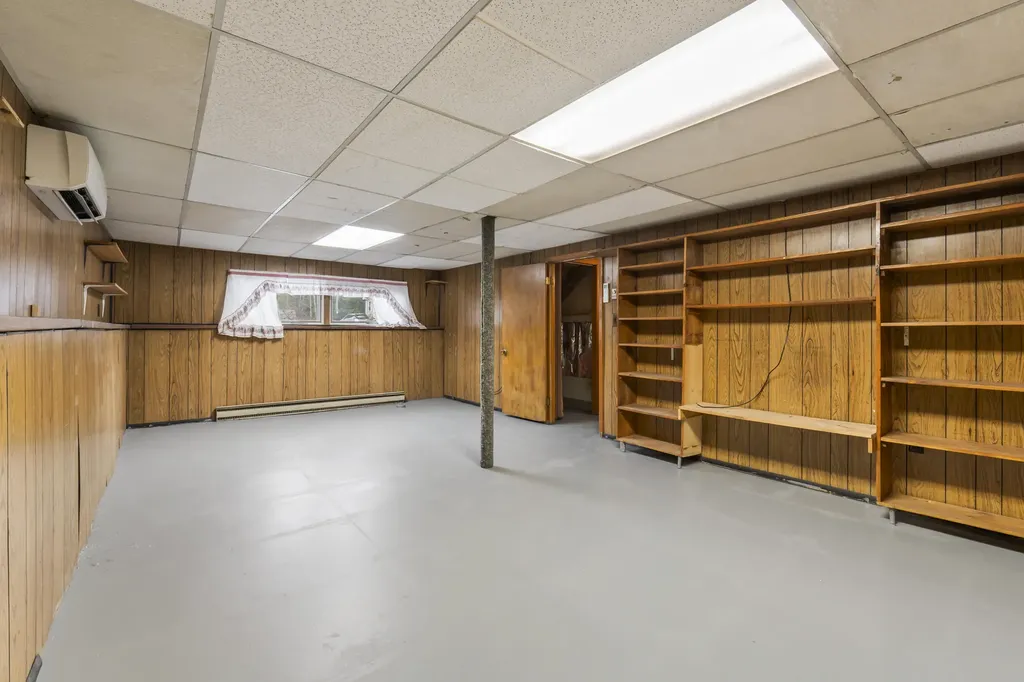 33 East Avenue Lisbon ME 04252