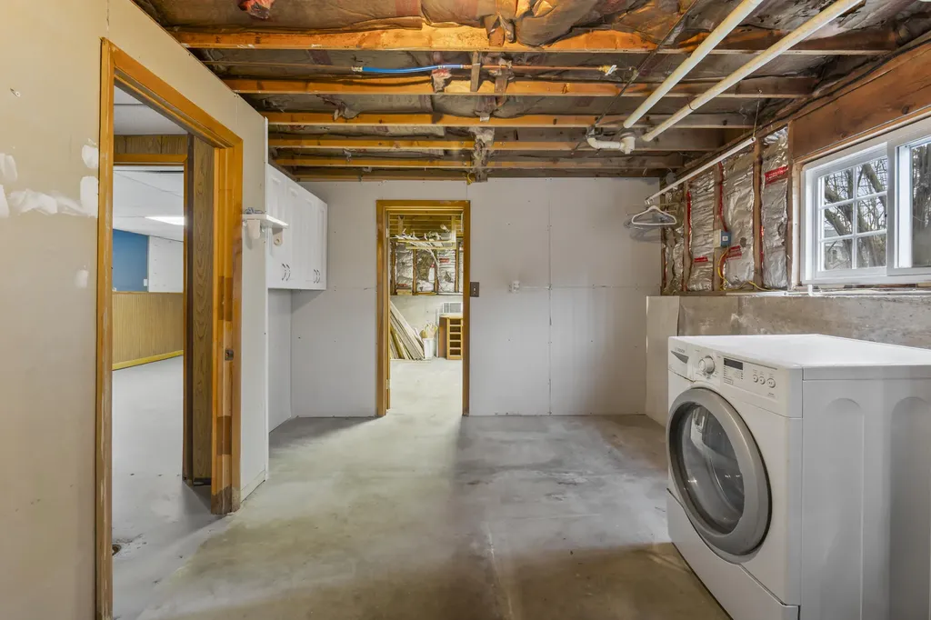 33 East Avenue Lisbon ME 04252