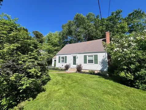 17 Us Route 1 Falmouth ME 04105