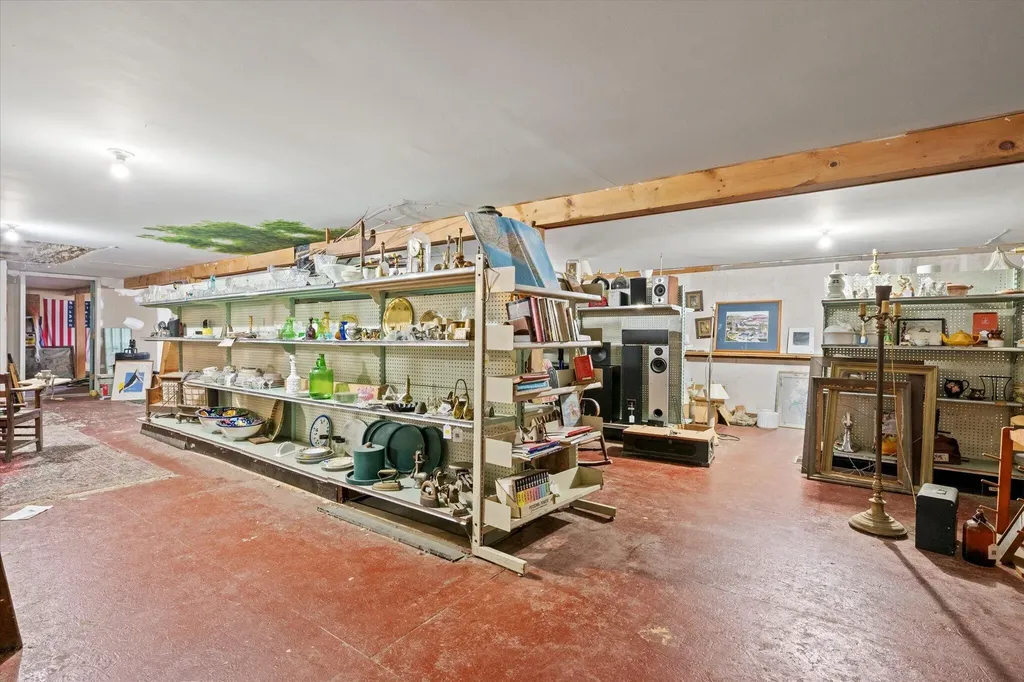 27 Hawes Bridge Road Prospect ME 04981