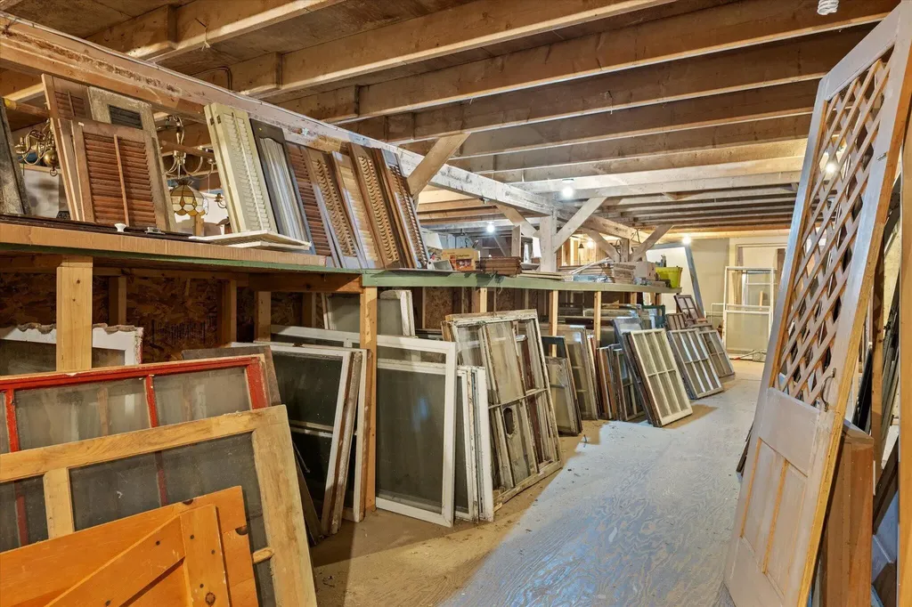 27 Hawes Bridge Road Prospect ME 04981