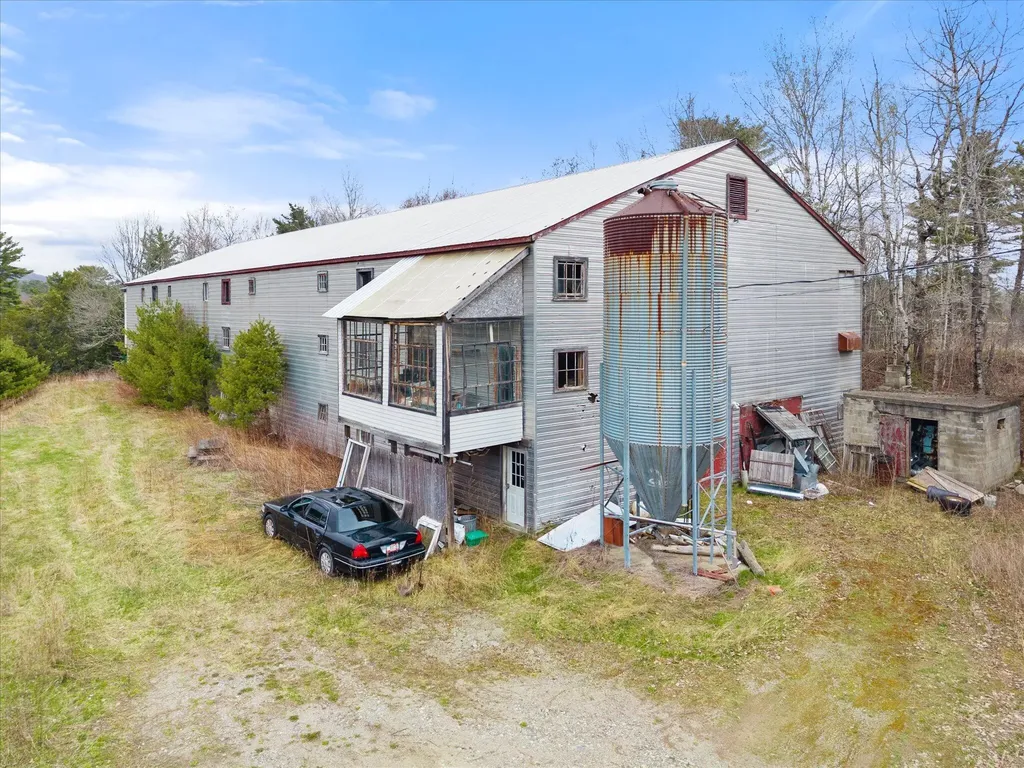 27 Hawes Bridge Road Prospect ME 04981
