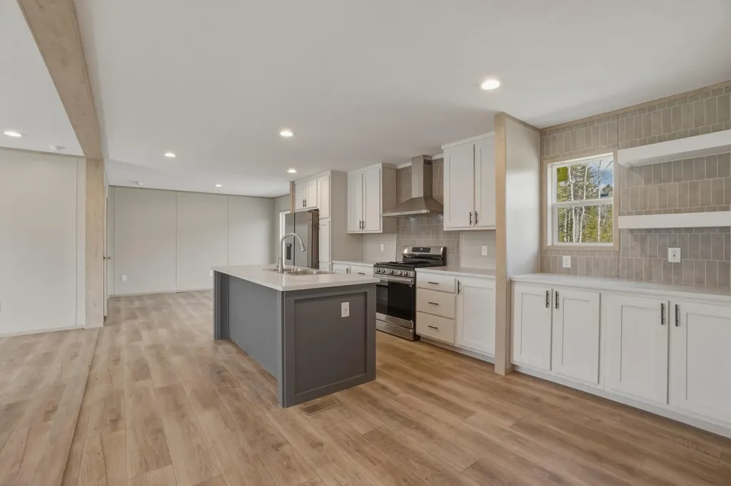 68 Marus Lane Somerville ME 04348