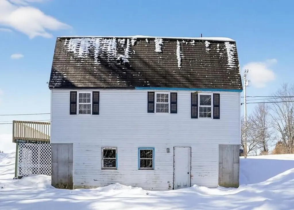 549 Eastern Road Warren ME 04864