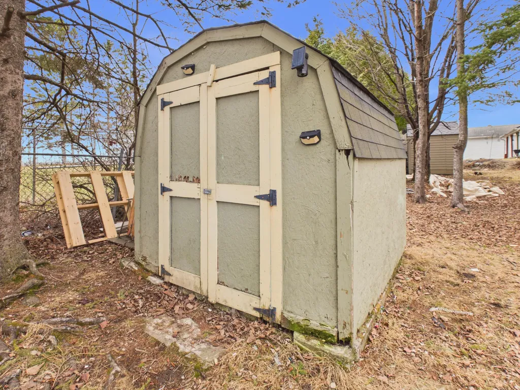 15 Glendale Road Caribou ME 04736
