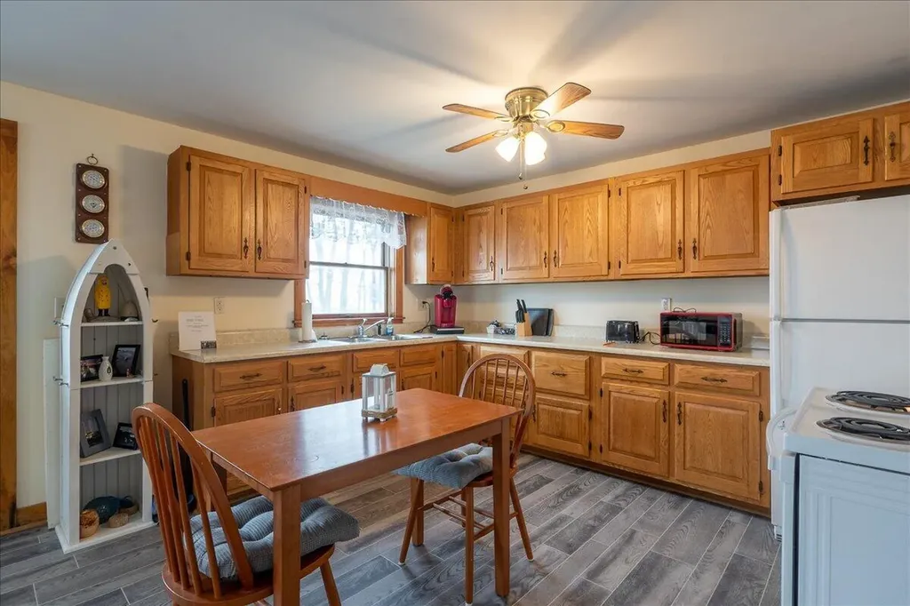 7 Watts Lane Thomaston ME 04861