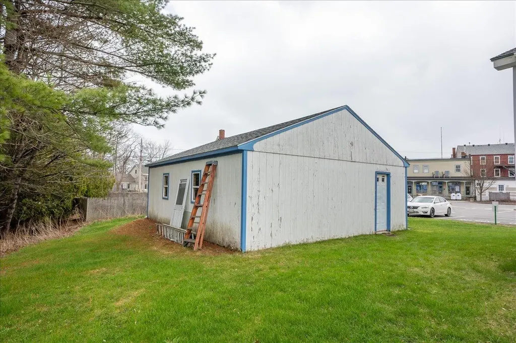 7 Watts Lane Thomaston ME 04861