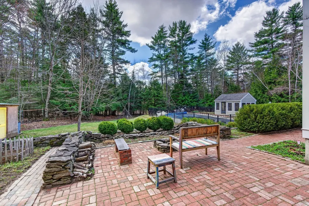 17 Richard Road Gorham ME 04038