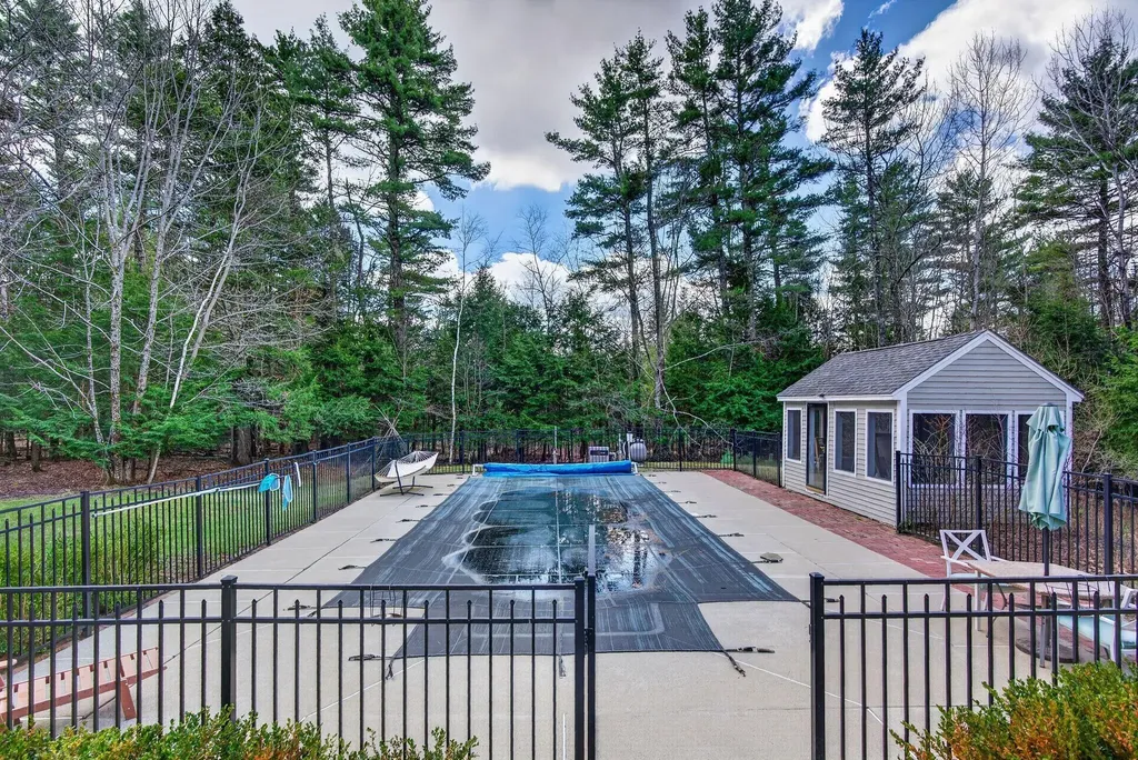 17 Richard Road Gorham ME 04038