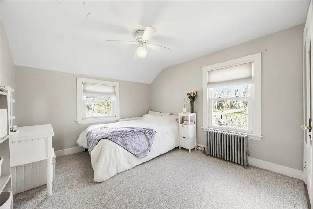 42 Narragansett Street Gorham ME 04038