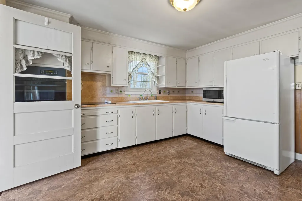 30 Kaler Road South Portland ME 04106