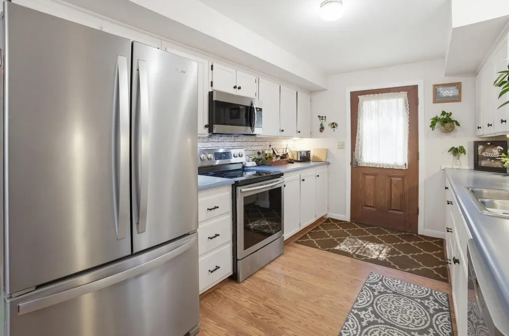 19 Rocky Point Road Monmouth ME 04259