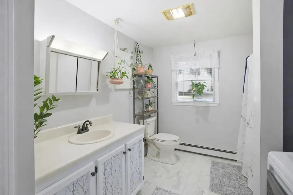 19 Rocky Point Road Monmouth ME 04259