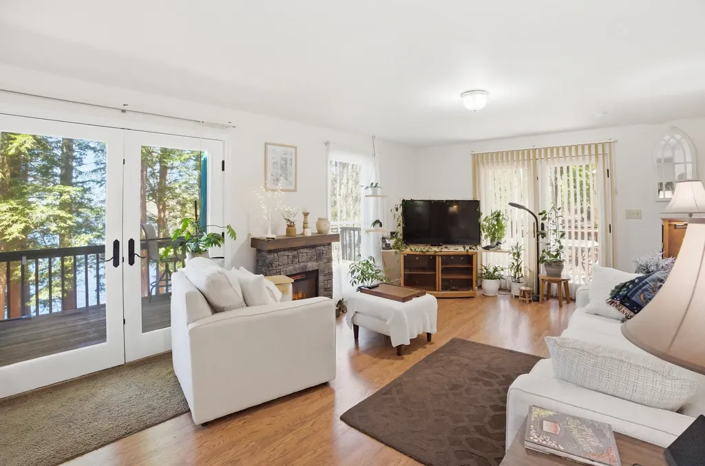 19 Rocky Point Road Monmouth ME 04259