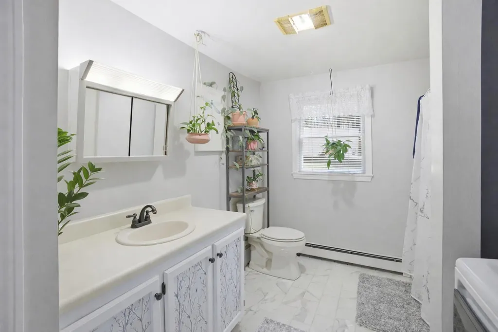 19 Rocky Point Road Monmouth ME 04259
