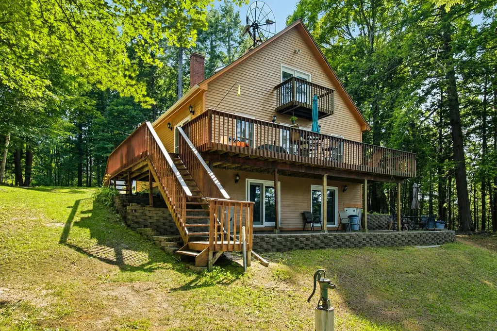 19 Rocky Point Road Monmouth ME 04259