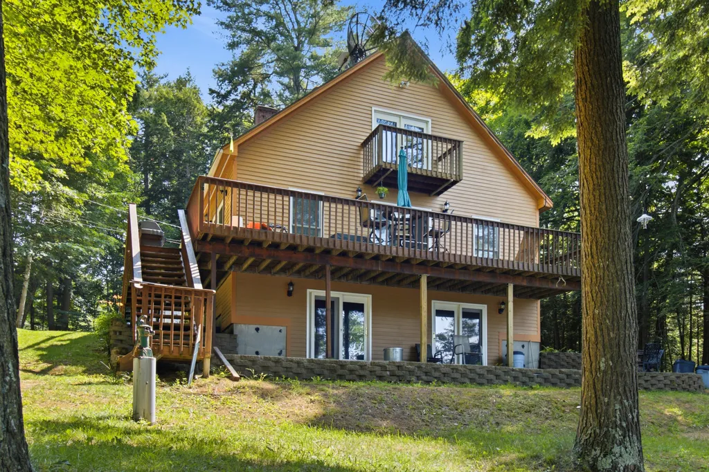 19 Rocky Point Road Monmouth ME 04259
