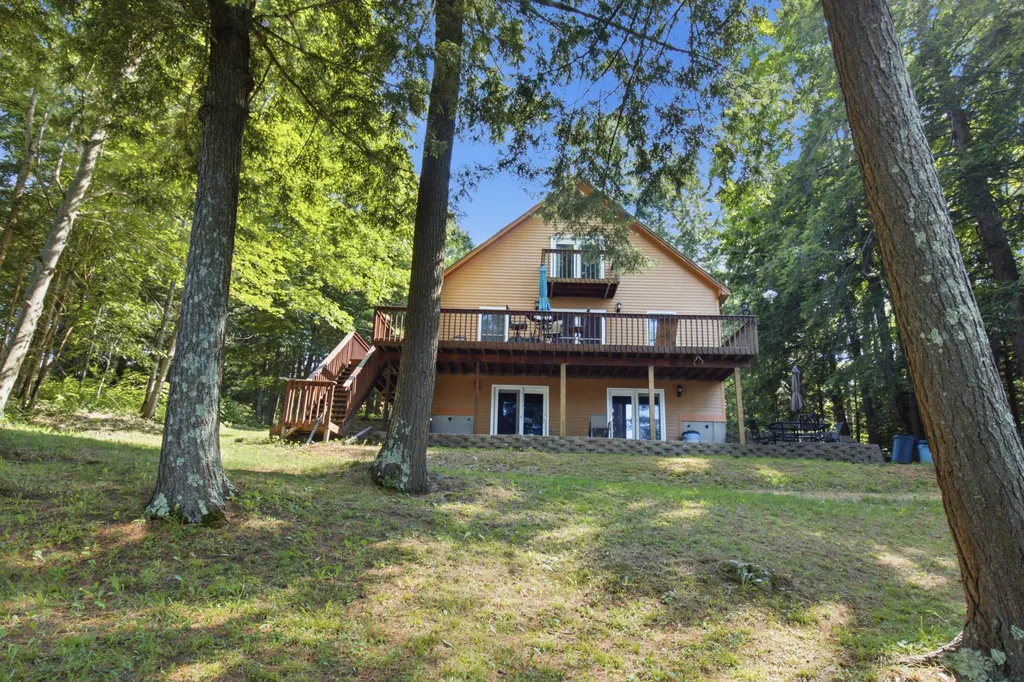 19 Rocky Point Road Monmouth ME 04259