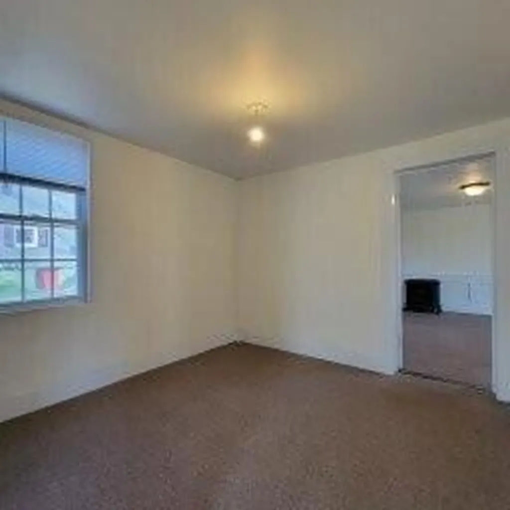 14 Arab Road Lee ME 04455