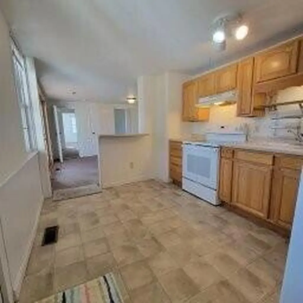 14 Arab Road Lee ME 04455