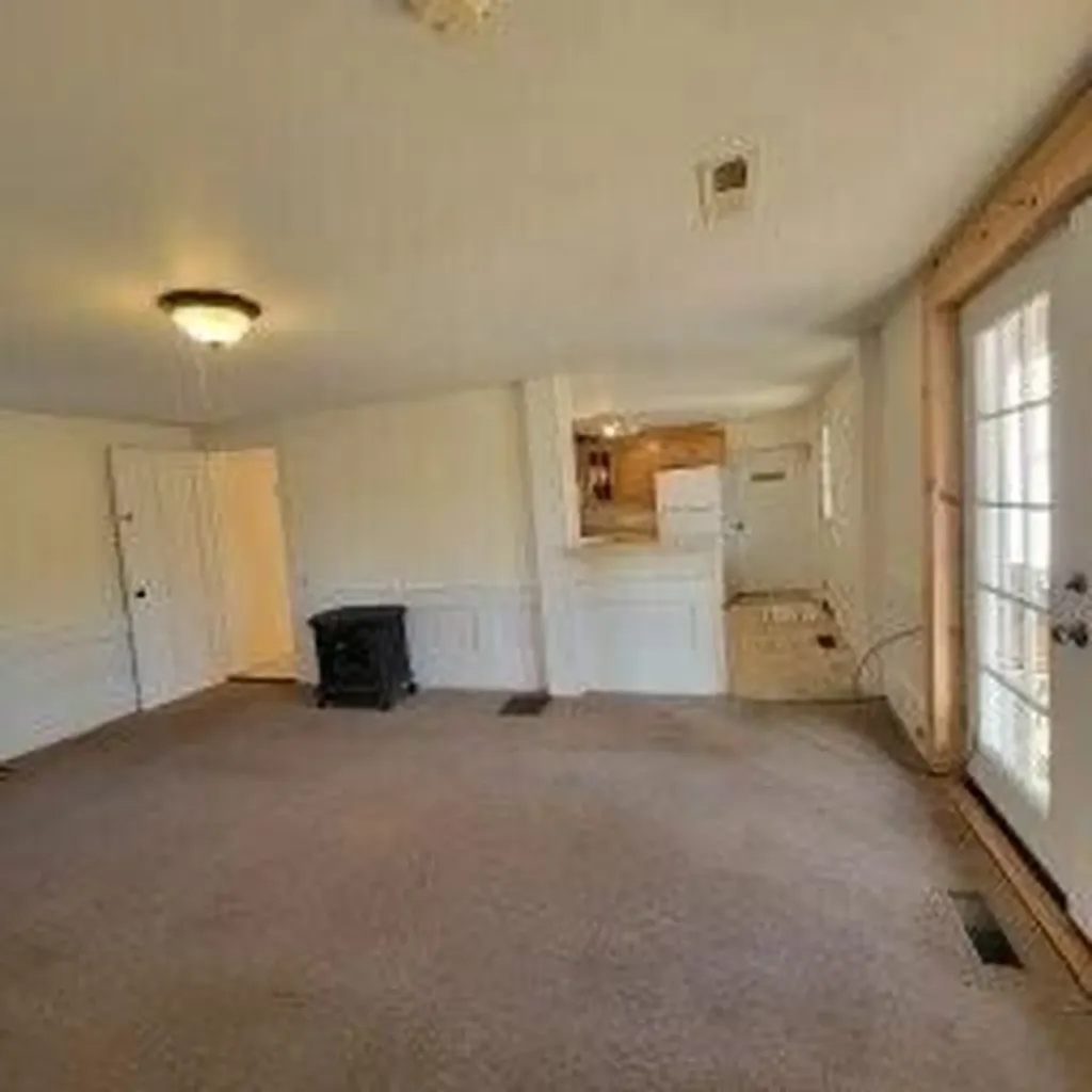 14 Arab Road Lee ME 04455