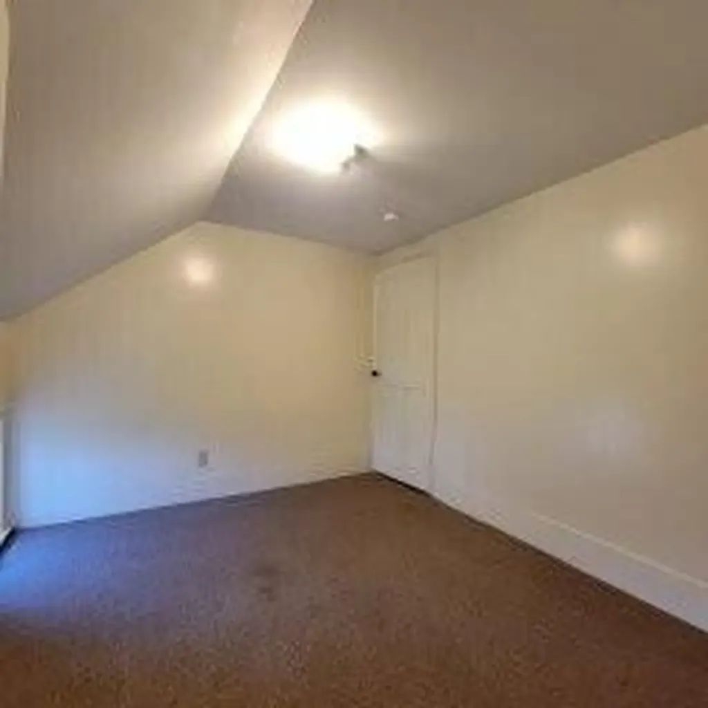 14 Arab Road Lee ME 04455