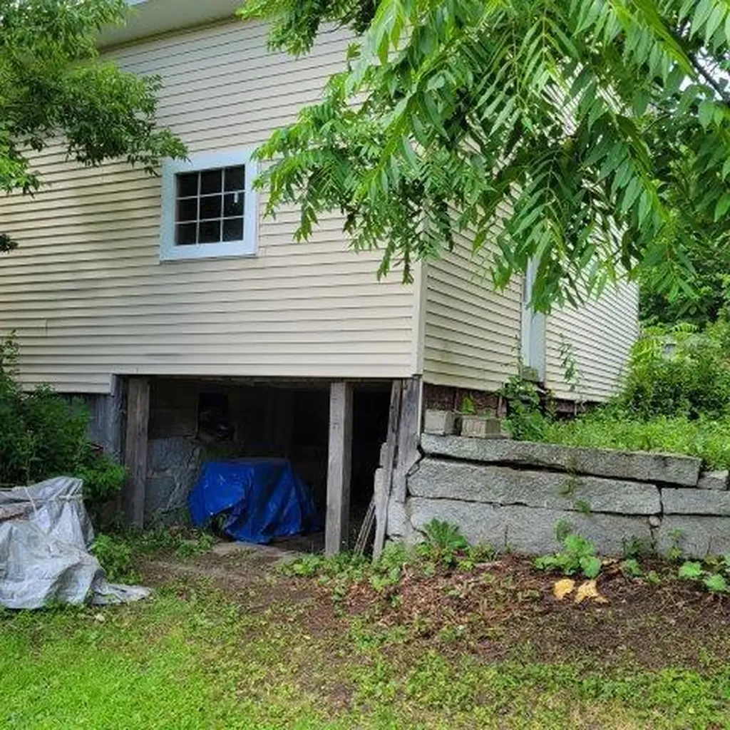 14 Arab Road Lee ME 04455