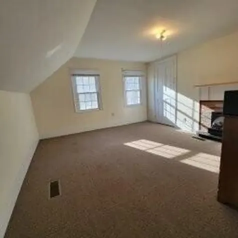 14 Arab Road Lee ME 04455