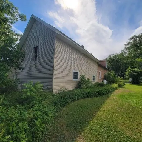 14 Arab Road Lee ME 04455